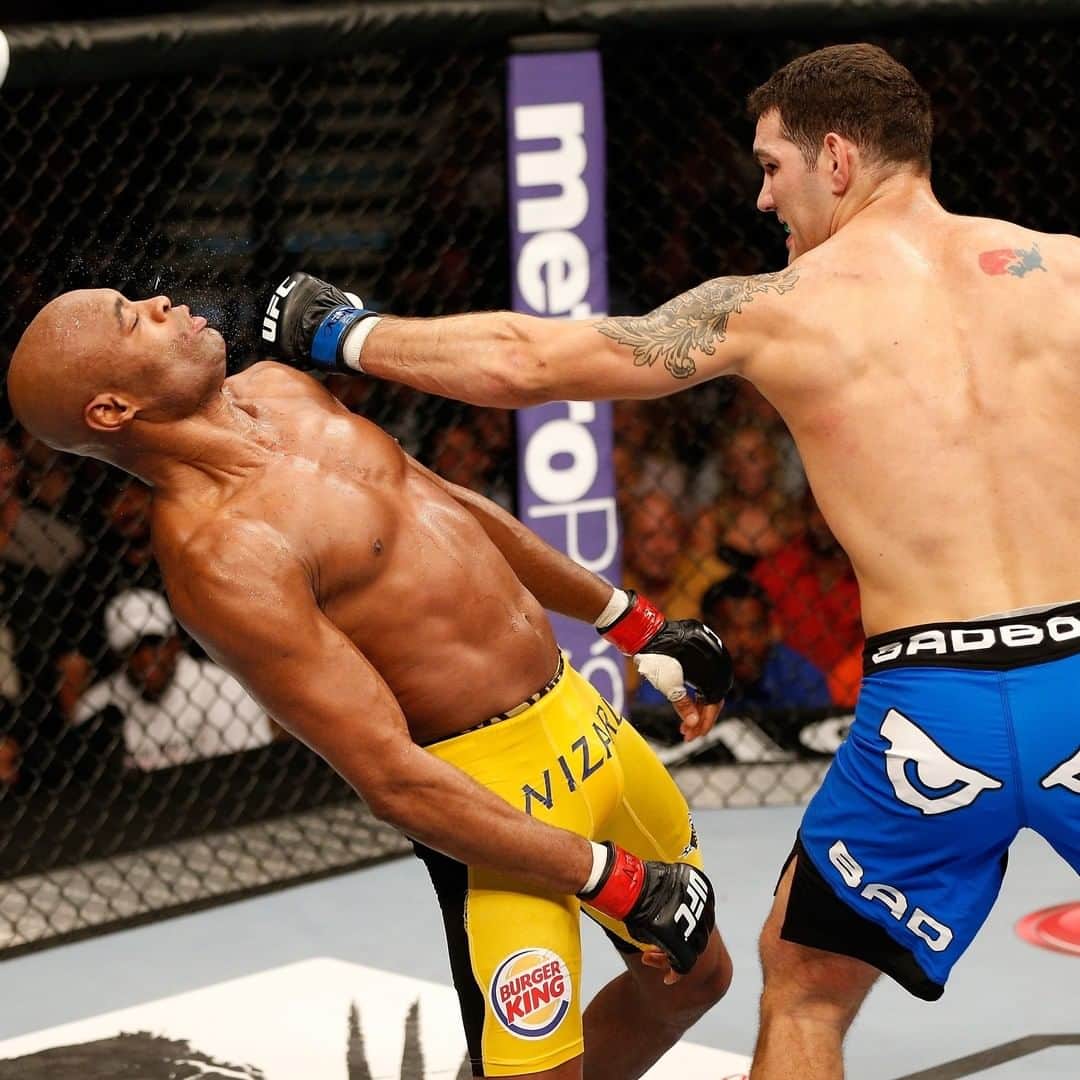 UFCさんのインスタグラム写真 - (UFCInstagram)「#OnThisDay in 2013... 📆 @ChrisWeidman finished Anderson Silva and left the 🌍 in shock!」7月7日 5時33分 - ufc