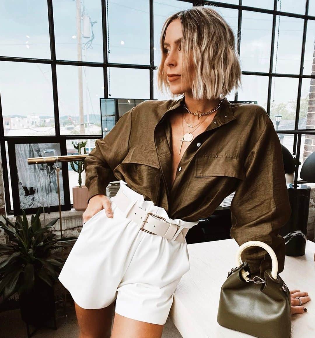 のインスタグラム：「That back to work wardrobe inspired by the stunning @marylawlesslee in our #IVY wide belt 🖤」