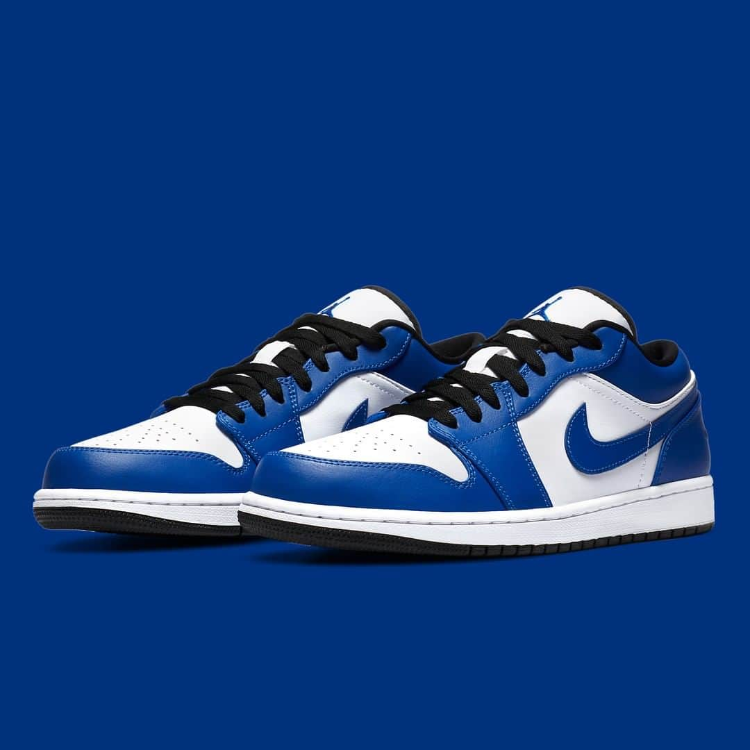 Sneaker Newsさんのインスタグラム写真 - (Sneaker NewsInstagram)「The ever-trendy "Game Royal" emerges on the ubiquitous Air Jordan 1 Low, with color-blocking mimicking the highly popular 2018 release of the High OG. Hit the link in our bio for a closer look.」7月7日 6時01分 - sneakernews