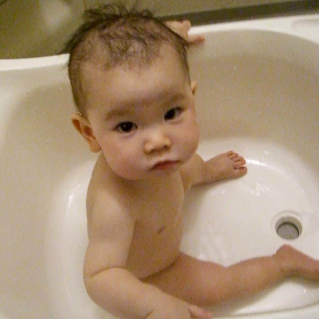 yukiさんのインスタグラム写真 - (yukiInstagram)「おはようございます。﻿ ﻿ 七夕🎋﻿ 今年の願い事も「酸素がとれますように…」﻿ ﻿ 写真は小さい頃のmilka﻿ お風呂の時間だけ酸素を外したスッピン❣️﻿ ﻿ #七夕のお願い﻿ #さんそがとれますように﻿ #milkaの願いは一つ﻿ #みんなの願いが叶いますように﻿ #milka」7月7日 7時17分 - milkayuki