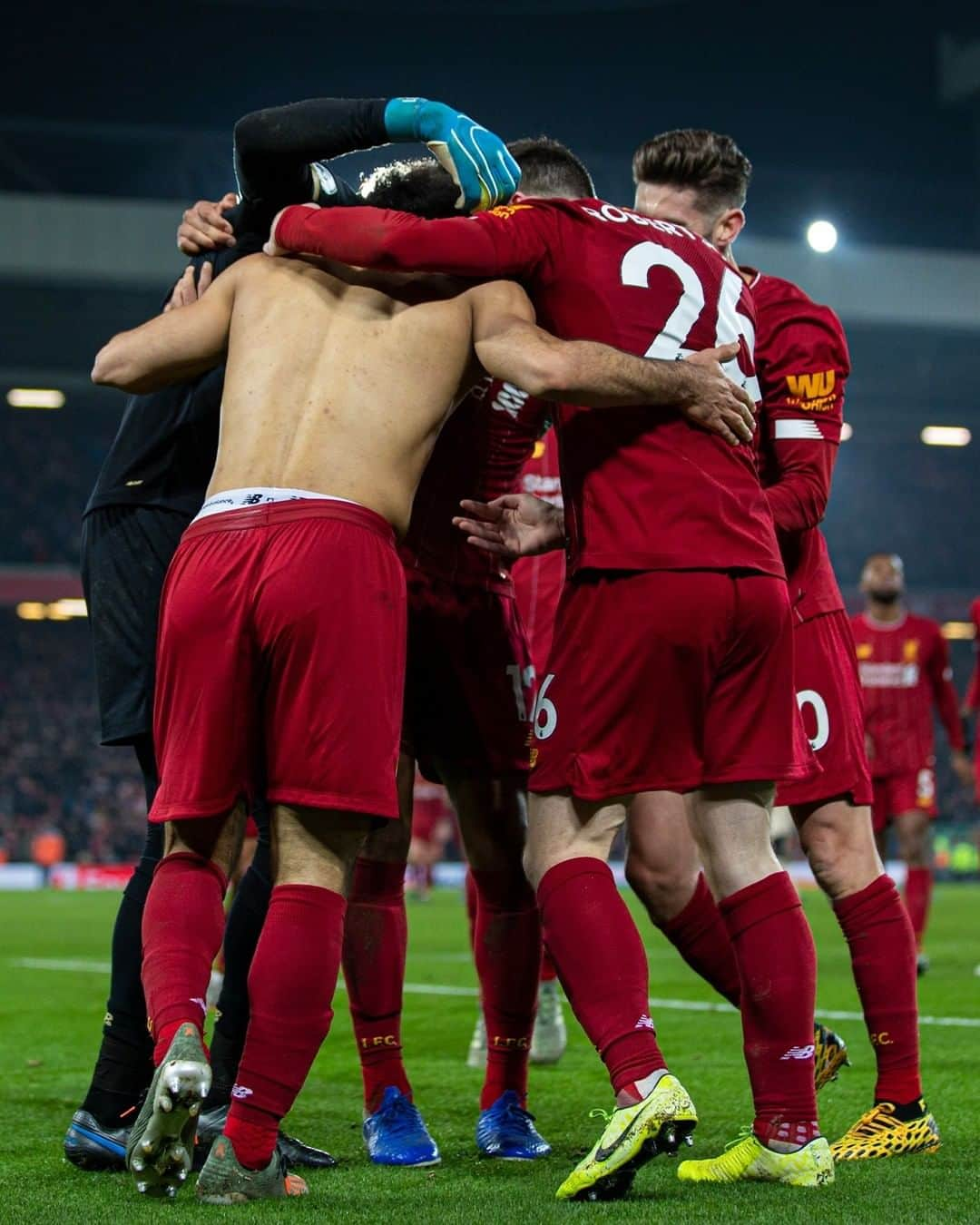 リヴァプールFCさんのインスタグラム写真 - (リヴァプールFCInstagram)「2⃣4⃣ consecutive @premierleague wins at Anfield 😍🔥 #LFC #LiverpoolFC #Liverpool #Anfield #PremierLeague」7月7日 7時14分 - liverpoolfc