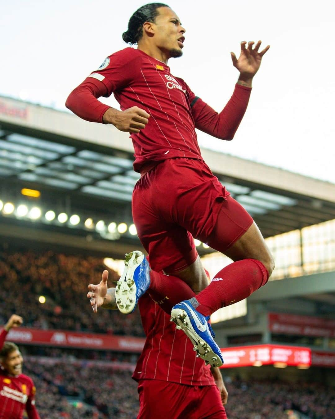 リヴァプールFCさんのインスタグラム写真 - (リヴァプールFCInstagram)「2⃣4⃣ consecutive @premierleague wins at Anfield 😍🔥 #LFC #LiverpoolFC #Liverpool #Anfield #PremierLeague」7月7日 7時14分 - liverpoolfc