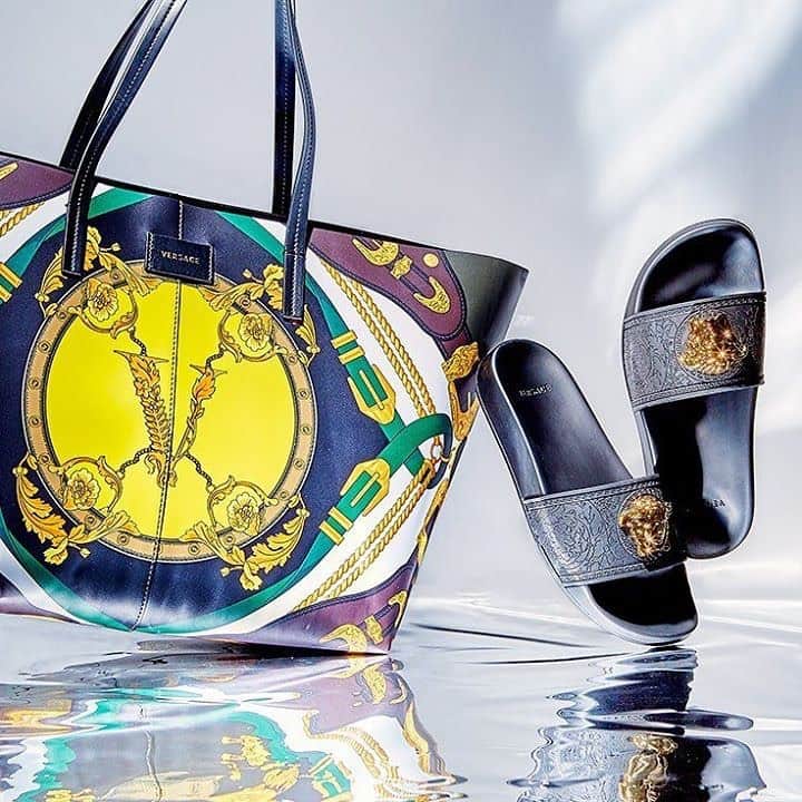 GILTのインスタグラム：「Blend in? Not a chance. Tap to shop #Versace.」