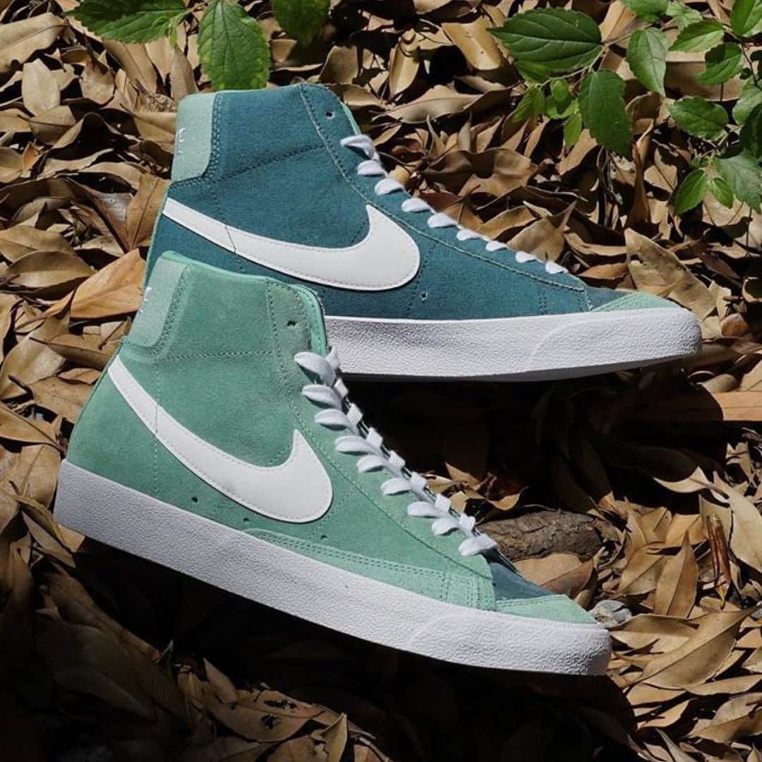 Sneaker Newsさんのインスタグラム写真 - (Sneaker NewsInstagram)「The ever-popular Blazer Mid '77 Vintage gets dressed in green suedes with mis-matched panels. We need to see more colorways done in this manner! Link in bio for details.」7月7日 7時30分 - sneakernews
