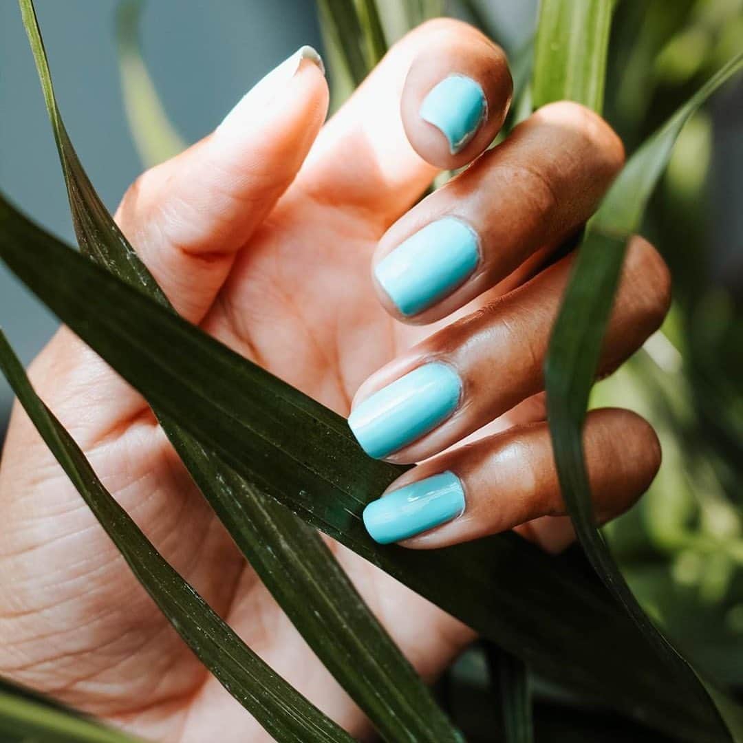 OPIさんのインスタグラム写真 - (OPIInstagram)「This vibrant robin's egg blue is one way to keep your cool in the summer sun 🦋@aishabeau   Shade: #GelatoOnMyMind   #OPIcons #StayHome #Opi #OPIInfiniteShine #NOTD #NailsofInstagram #nails #nails💅 #nailsonfleek #nailsoftheday #blue #bluenails」7月7日 7時33分 - opi