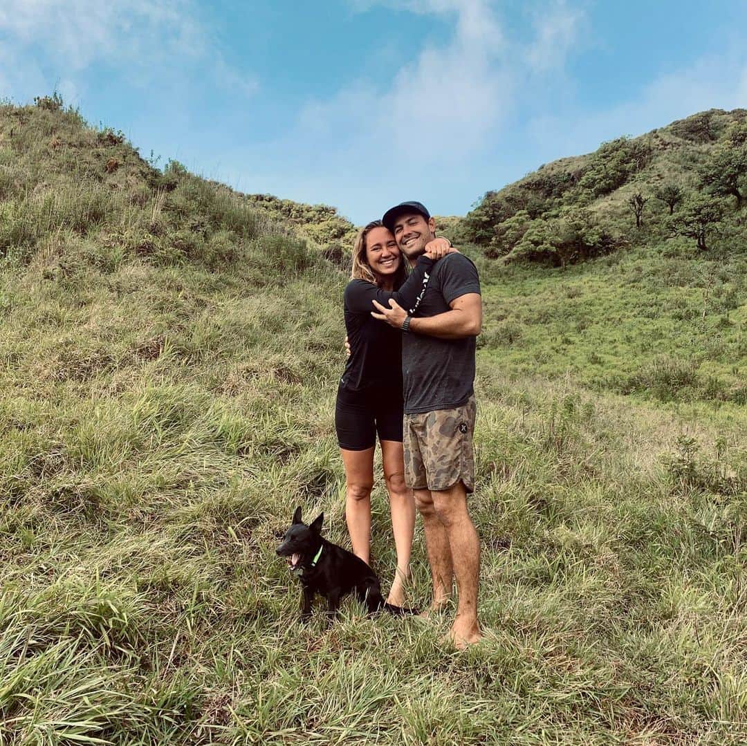 カリッサ・ムーアのインスタグラム：「Camping in the clouds with a sprinkle of sunshine ☀️」
