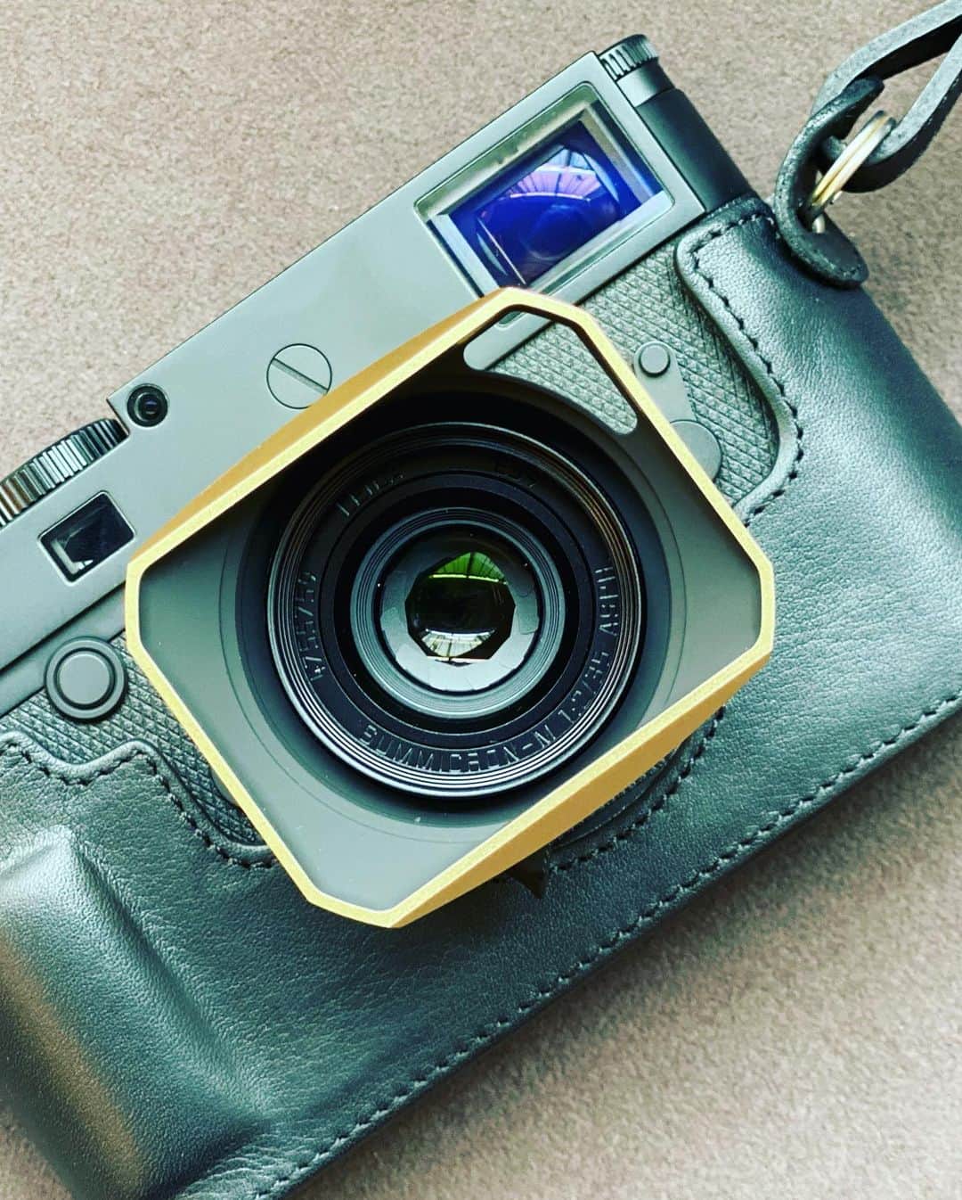 谷川じゅんじさんのインスタグラム写真 - (谷川じゅんじInstagram)「Camera lovers paradise. これまでにない写真体験を。カメラと写真を愛するすべての人へ。新宿北村写真機店。#日本製一眼カメラは世界シェア99% #kitamuracamera #shinjyuku #philippeweisbecker  #goodvibesonly #goodneighbors #cameralife #thisistokyo #thisisjapan」7月7日 7時53分 - junjitanigawa