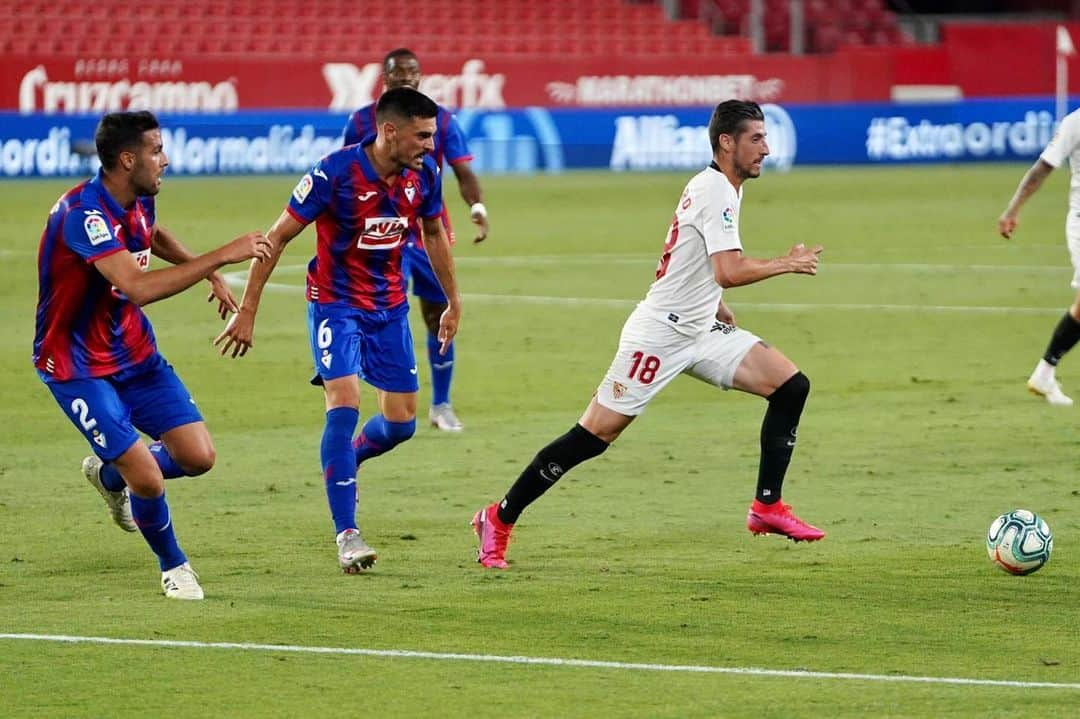 セルヒオ・エスクデロさんのインスタグラム写真 - (セルヒオ・エスクデロInstagram)「Seguimos sumando!! +3  #vamosmisevilla ⚪️🔴⚽️」7月7日 8時17分 - serescudero18