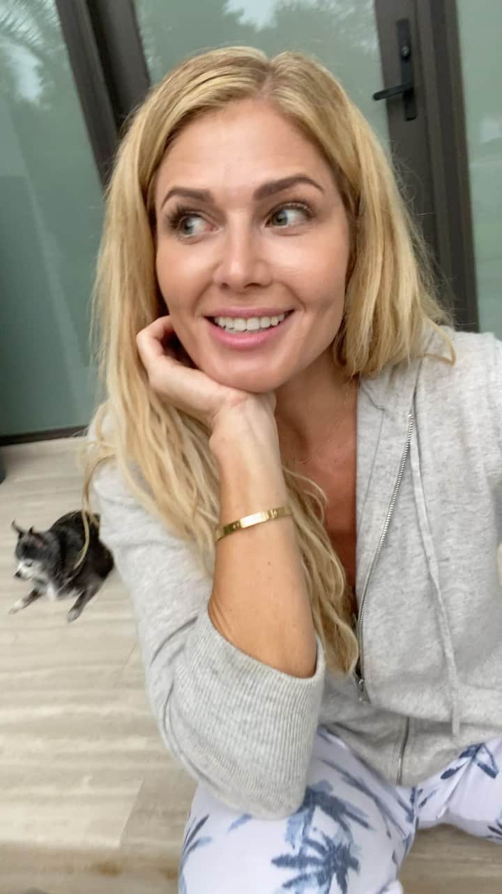 トリー・ウィルソンのインスタグラム：「No doubt. Physical health is important. So is that INNER strength, happiness, peace..and to me it’s all a lifelong journey that I love exploring. Today, I had the sweetest chat with @spirittiff - who is AMAZING and I feel such warmth in my heart having heard from some ppl (and a Queen doggie) who have passed. . I don’t care who believes, because I believe. And when you believe..you are open to hear their messages of love & presence. . This message is meant for someone who needs to hear it at exactly this moment. ❤️🙏🏽」