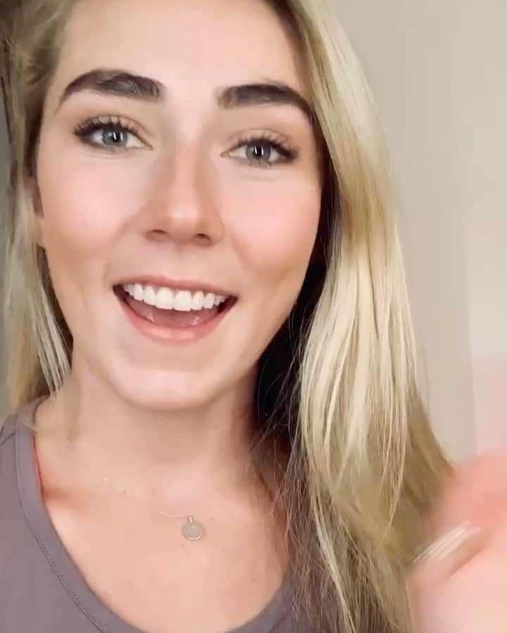 ミカエラ・シフリンのインスタグラム：「I’m excited to be virtually joining The Heart of Vail Valley’s youth event on July 12th to talk about the impact art, dance, music, and creativity in general has had on my career, life, and mental health! (After the event, you’ll be able to watch it on @mountainyouth’s Facebook and Instagram accounts, too!)  Make sure you submit any form of artwork that you have created to TheHeartOfVailValleyYouth.com (link in my bio) by July 8th (this Wednesday) to have your work featured on the site. 😊🎨💃🏼#mentalhealthawareness」