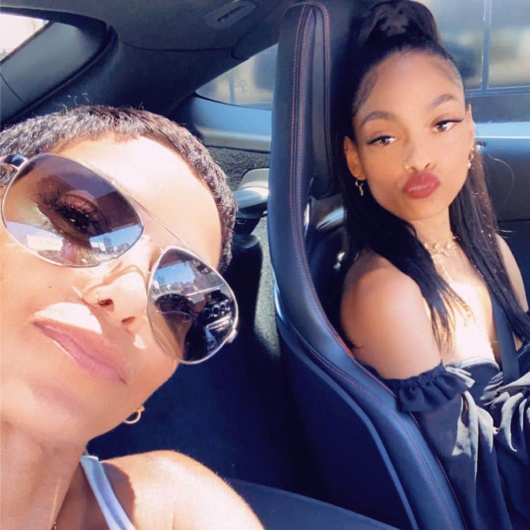 のインスタグラム：「Rolling with my baby @shayneaudra_  #mybaby #daughter #mylove #kisses #shaynemurphy」
