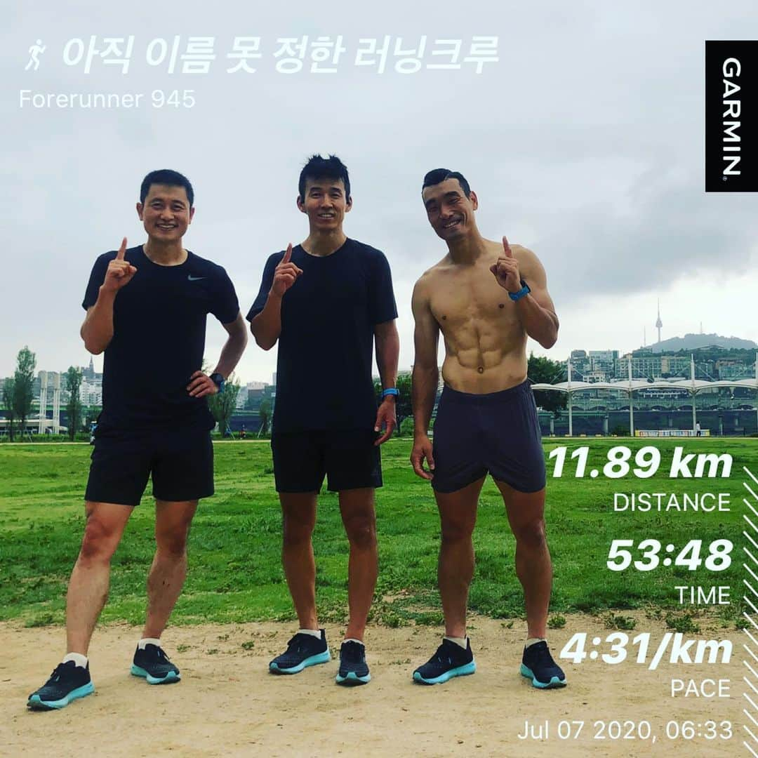 ジヌションさんのインスタグラム写真 - (ジヌションInstagram)「🏃‍♂️ 새벽 훈련 #o_class 와 함께 800m 빌업 훈련 2km 조깅 5:00/km 페이스 200m 70% 55초 200m 80% 45초 200m 90%  41초 200m 100%  37초 4번 반복  숨차게 달리니 너무 기분이 좋다.  #이영표 #조원희 아직 이름 못 정한 러닝 크루 10km 기록 기대하세요.  @oh_ironman  @_oclass  오늘 훈련 좋았어요!」7月7日 10時10分 - jinusean3000