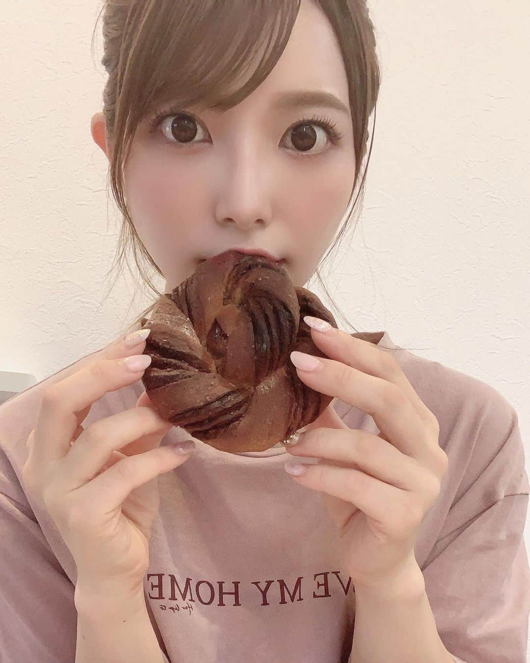 上原亜衣さんのインスタグラム写真 - (上原亜衣Instagram)「ダイエット初期から 愛用してた @basefood_tokyo  パン🥐  #morning」7月7日 10時17分 - ai_uehara_ex