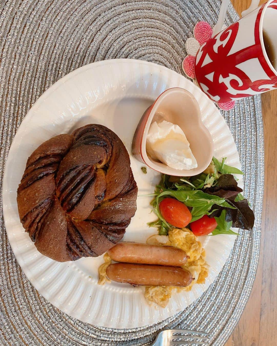 上原亜衣さんのインスタグラム写真 - (上原亜衣Instagram)「ダイエット初期から 愛用してた @basefood_tokyo  パン🥐  #morning」7月7日 10時17分 - ai_uehara_ex