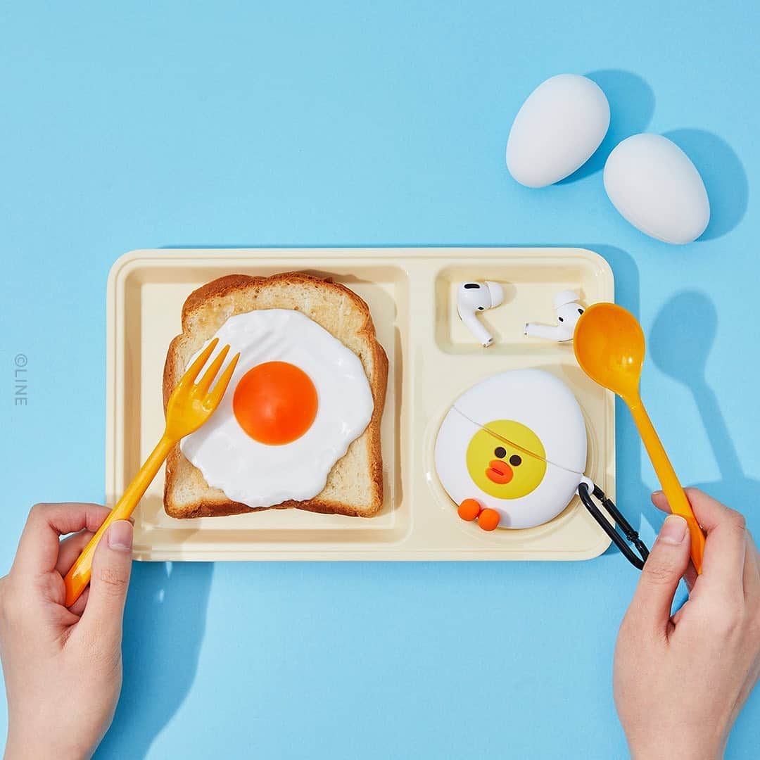 LINE FRIENDSさんのインスタグラム写真 - (LINE FRIENDSInstagram)「Fine cases maketh the 'Pod BROWN & FRIENDS AirPods & AirPods Pro case collection ⠀ Avocados and eggs. The most unlikely match-up to a brilliant AirPods case collection. 🥑 🍳 ⠀ Check them out @ LINE FRIENDS COLLECTION Shop now👉 Product tags! ⠀ #LINEFRIENDS #BROWN #CONY #SALLY #CHOCO #Airpodscase #Airpodsprocase #Summeritem」7月7日 10時31分 - linefriends