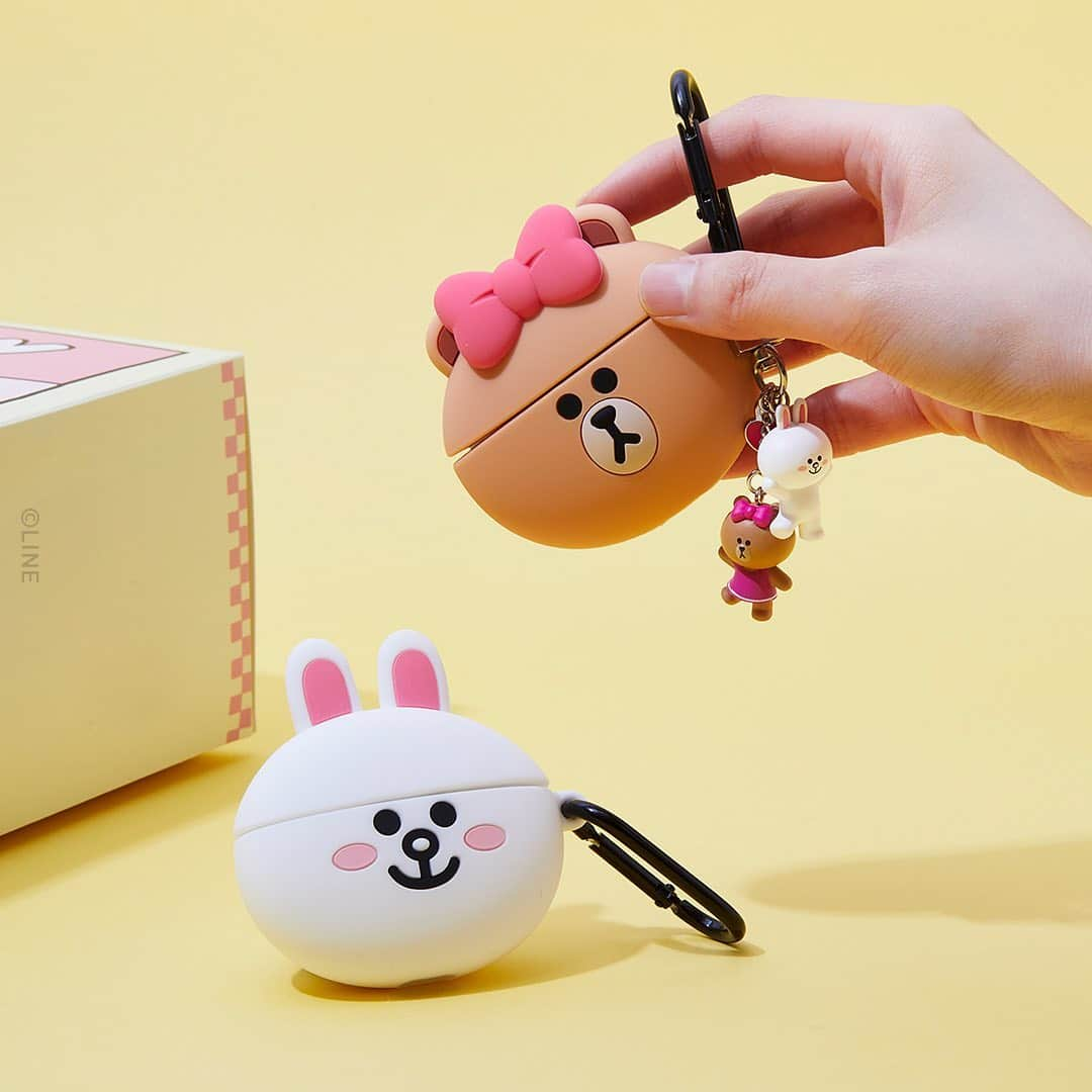 LINE FRIENDSさんのインスタグラム写真 - (LINE FRIENDSInstagram)「Fine cases maketh the 'Pod BROWN & FRIENDS AirPods & AirPods Pro case collection ⠀ Avocados and eggs. The most unlikely match-up to a brilliant AirPods case collection. 🥑 🍳 ⠀ Check them out @ LINE FRIENDS COLLECTION Shop now👉 Product tags! ⠀ #LINEFRIENDS #BROWN #CONY #SALLY #CHOCO #Airpodscase #Airpodsprocase #Summeritem」7月7日 10時31分 - linefriends