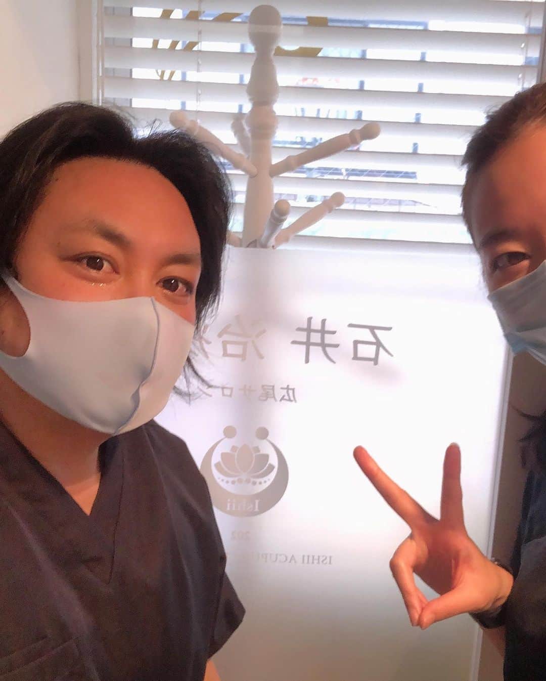 結子さんのインスタグラム写真 - (結子Instagram)「お仕事上、体をよく使うしメンテナンスがとっても大切で、コロナで行けなかったからか仕事が本格的に始まった途端、ぎっくり腰になりました😢元々バスケをやっていた時の怪我があるのですが、今回は本当にひどい😭 そんな時にわたしは　石井治療院　@ishii_yukio にて先生に治してもらいます😩今回は体をメインでじっくり鍼と整体で治療してもらっていますが 普段は小顔矯正も、肋骨を閉めてもらうこともしてもらっています❣️世界大会からずっとサポートしていただいてます。私の仕事はサポートしていただいている方がいるから成り立ってます🥺♥️ みんなもぜひ行ってみてね！  ちなみに、今  「広尾ウォーク」掲載特典で、初回半額で施術受けられるらしいよ✨  #石井治療院#広尾#広尾商店街  My doctor✨」7月7日 10時37分 - yuiko_yyy