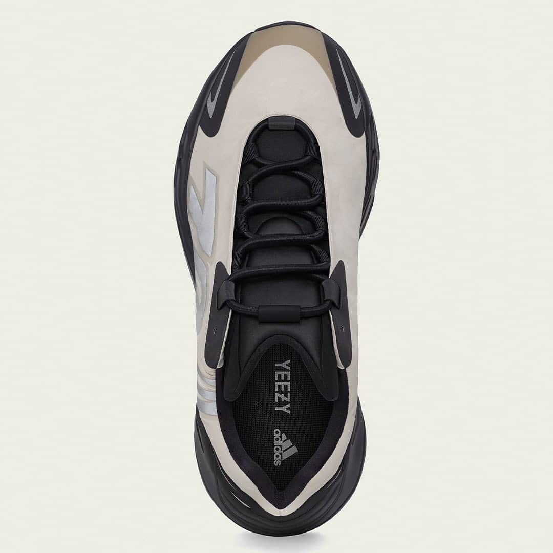 HYPEBEASTさんのインスタグラム写真 - (HYPEBEASTInstagram)「@hypebeastkicks: @adidas has unveiled official images for its upcoming YEEZY BOOST 700 MNVN “Bone.” With a black sole unit and matching accents, the shoe features the “Bone” shade across the upper with a touch of tan on the toe, and the familiar reversed 700 branding, which is also reflective. They’re set to launch on the soon-to-be-redesigned YEEZY Supply website come July 11.⁠⠀⁠⠀ Photo: adidas」7月7日 11時12分 - hypebeast