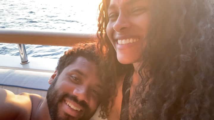 ラッセル・ウィルソンのインスタグラム：「4 Years of Pure Joy, Love, and Laughter. You have been the Light and Blessing I’ve always wanted and always needed. You beam like the Sun. I am grateful for the woman you are, the mom, the amazing wife, business woman, leader, lover, and giver of your heart to so many people around the world. I am forever changed. Always & Forever. I Love You Mrs. Wilson @Ciara ❤️❤️❤️ #HappyAnniversary」