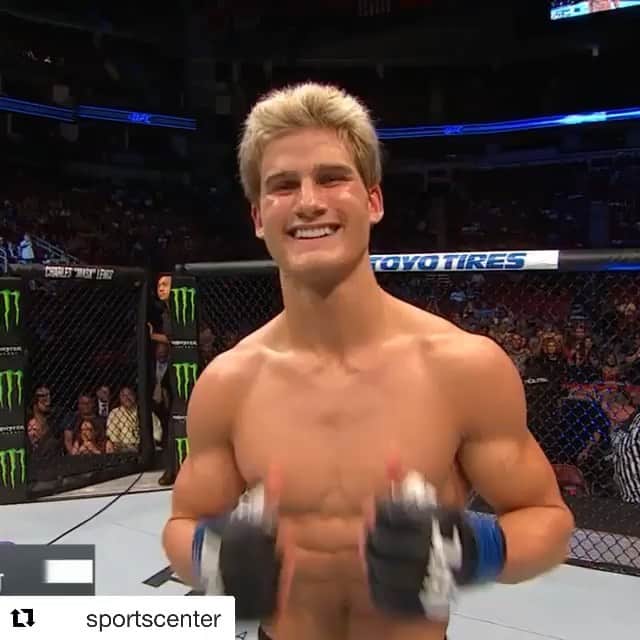 セージ・ノースカットのインスタグラム：「#Repost @sportscenter ・・・ Smooth. 🔥 (via @ESPNMMA)」
