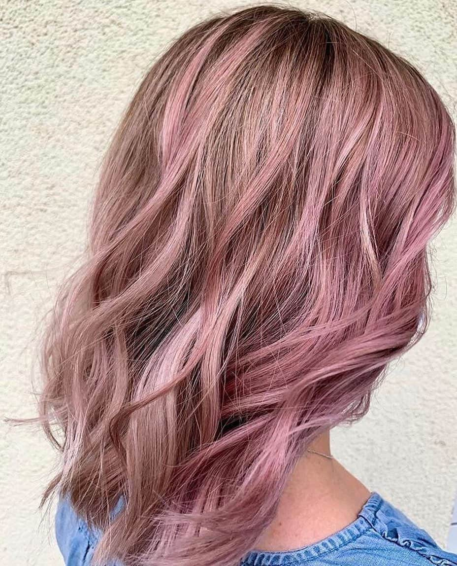 CosmoProf Beautyさんのインスタグラム写真 - (CosmoProf BeautyInstagram)「Color you won't have to PINK twice about😍🌸⁣⁣⁣ ⁣⁣⁣ Formula👇⁣⁣⁣ @paulmitchellpro 's NEW Crema XG 10P + 10PA + 5VR + 10 Vol⁣⁣⁣ Hair by: @felixsaringer⁣⁣⁣ ⁣⁣⁣ Find the NEW Paul Mitchell Crema XG Line at your local #cosmoprofbeauty where you are #licensedtocreate⁣⁣⁣ ⁣⁣⁣ #repost #paulmitchell #paulmitchellpro #paulmitchellcolor⁣⁣⁣ #pastelhair #pinkhair #rosegoldhair」7月7日 11時52分 - cosmoprofbeauty