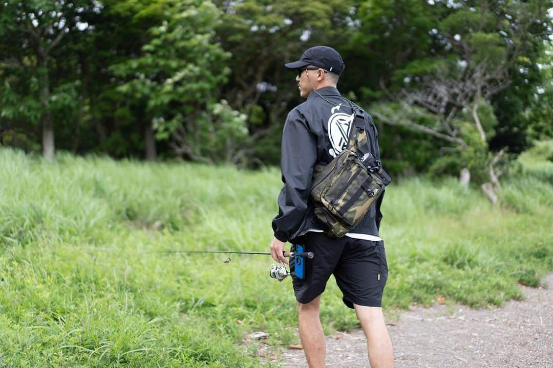 ROOT CO. Designed in HAKONE.さんのインスタグラム写真 - (ROOT CO. Designed in HAKONE.Instagram)「. Bank fishing.  #root_co #rootco #shockresistcasepro #magreel360 #gripswany #gearshorts」7月7日 11時56分 - root_co_official