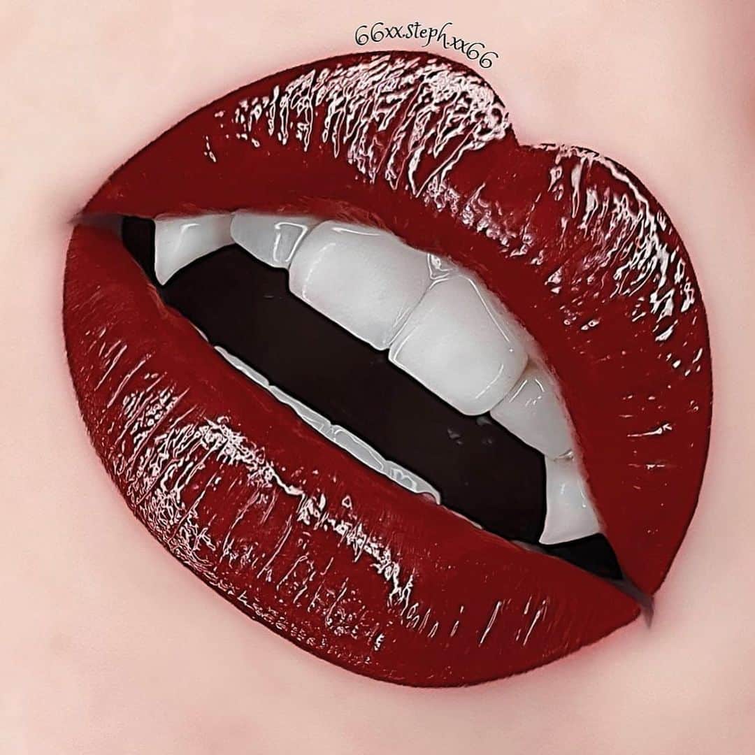 Jeffree Star Cosmeticsさんのインスタグラム写真 - (Jeffree Star CosmeticsInstagram)「❤️🩸 @66xx.steph.xx66 created this bold lip using our #velourliquidlipstick in the shade Unicorn Blood & #thegloss in the shade Candy Drip 🌟 #jeffreestarcosmetics」7月7日 12時06分 - jeffreestarcosmetics