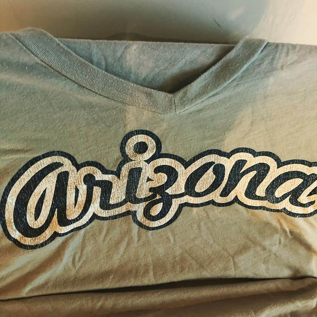 メアリー・マクドネルのインスタグラム：「to the beautiful people of #arizona stay strong  stay home. we love you and are with you. always #california ❤️❤️❤️❤️🌵🌵🌵🌵🌵🌵」