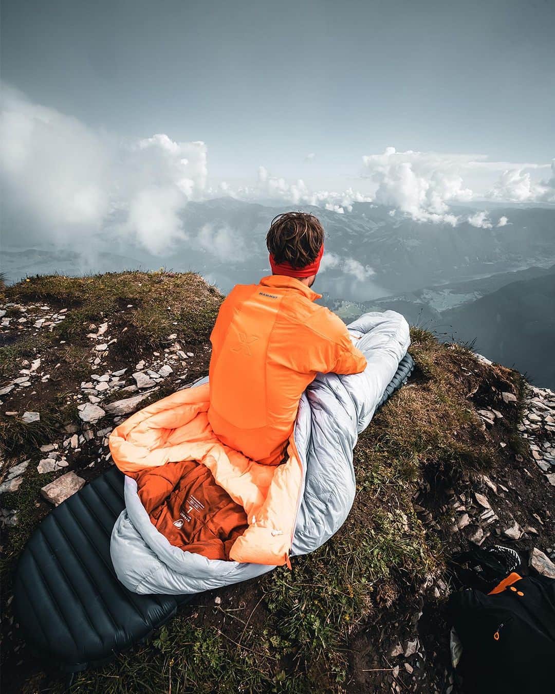 Mammutさんのインスタグラム写真 - (MammutInstagram)「Staying home isn't meant to be boring! After being locked for quite a while, this summer is the perfect time to explore your backyard and go on a #localadventurechallange just like @maximiliangierl !  "Within  two days we experienced three seasons of weather, earned amazing views and ended up with a recovery nap on our last summit."  What will your local adventure be? More to come!  #Mammut_Swiss1862 #LocalAdventureChallenge」7月7日 23時02分 - mammut_swiss1862