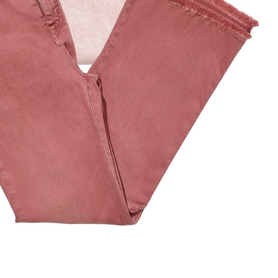 Jacob Cohenさんのインスタグラム写真 - (Jacob CohenInstagram)「A new shade of pink for the iconic Jacob Cohën denim pants  S/S 20 Woman Collection Made in Italy  #JacobCohen #JacobCohenJeans」7月7日 23時02分 - jacobcohen_official