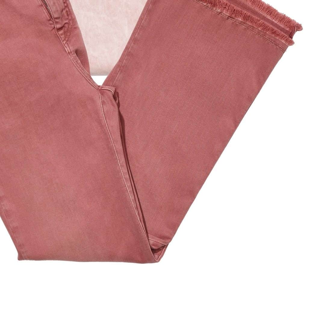 Jacob Cohenのインスタグラム：「A new shade of pink for the iconic Jacob Cohën denim pants  S/S 20 Woman Collection Made in Italy  #JacobCohen #JacobCohenJeans」