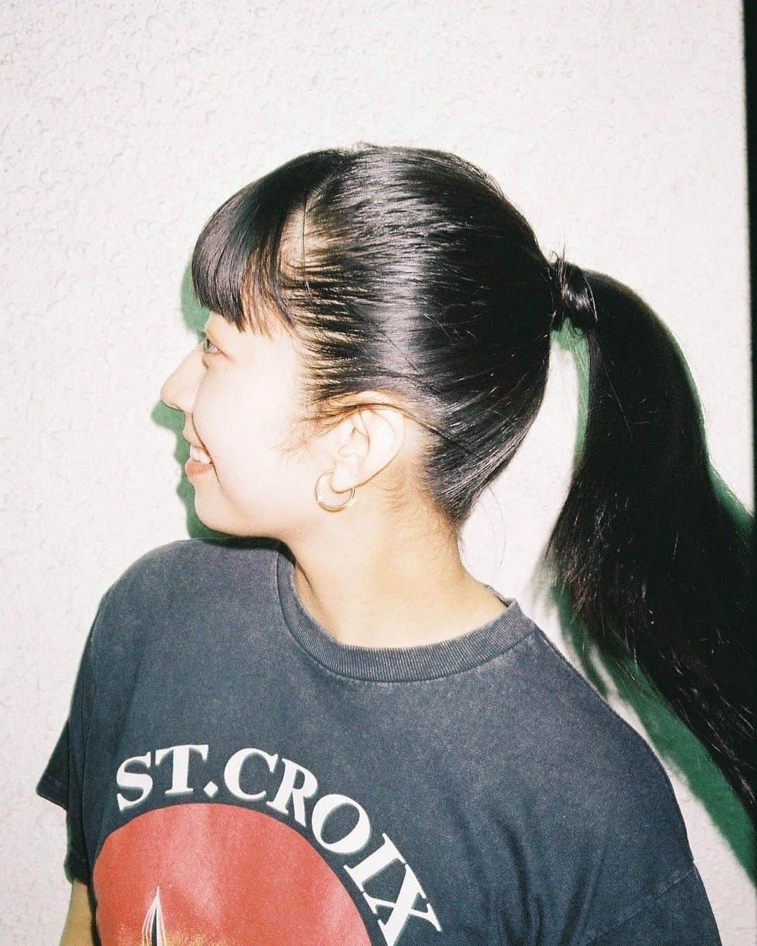 岡森黎のインスタグラム：「﻿ 広告の時の綺麗なポニテール👱🏼‍♀️🌎﻿ hairmake▶︎ @a3to_4 ﻿ ﻿ あさとさんありがとうございました☺️🌟」
