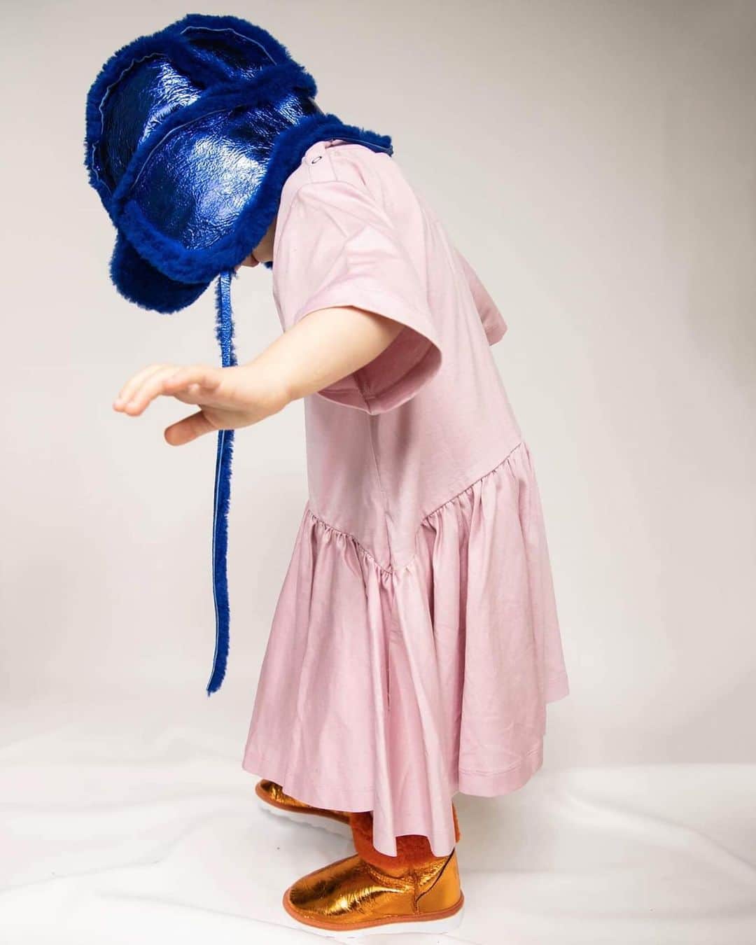 Marques Almeidaさんのインスタグラム写真 - (Marques AlmeidaInstagram)「A little pink dress 🌸 M’A KIDS Collection #marquesalmeida #makids #howdoyouwearyourma」7月7日 22時01分 - marques_almeida