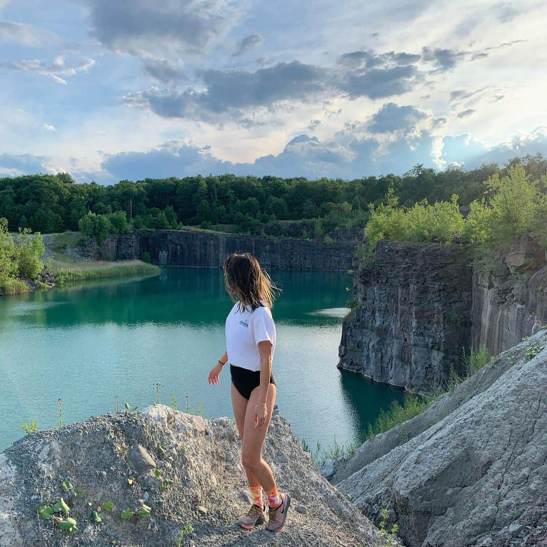 ジェイミー・チャンさんのインスタグラム写真 - (ジェイミー・チャンInstagram)「No pants? No problem!!! Swimsuits suffice. The silver lining to social distancing is getting outdoors and back to the basics; building a shelter, cooking meals over a wood burning fire and finding bodies of water to wash away the afternoon sweat. It takes up your entire day, keeps you engaged in the present and it’s rewarding in so many ways. This is a later gram but the big pay off that day was finding a majestic swimming hole. You never know what you’ll find until you #FindYourselfOutside #eddiebauer #EBcontributor @eddiebauer (pc @andersonnoel1) #camping #naturephotography #nature」7月7日 22時09分 - jamiejchung