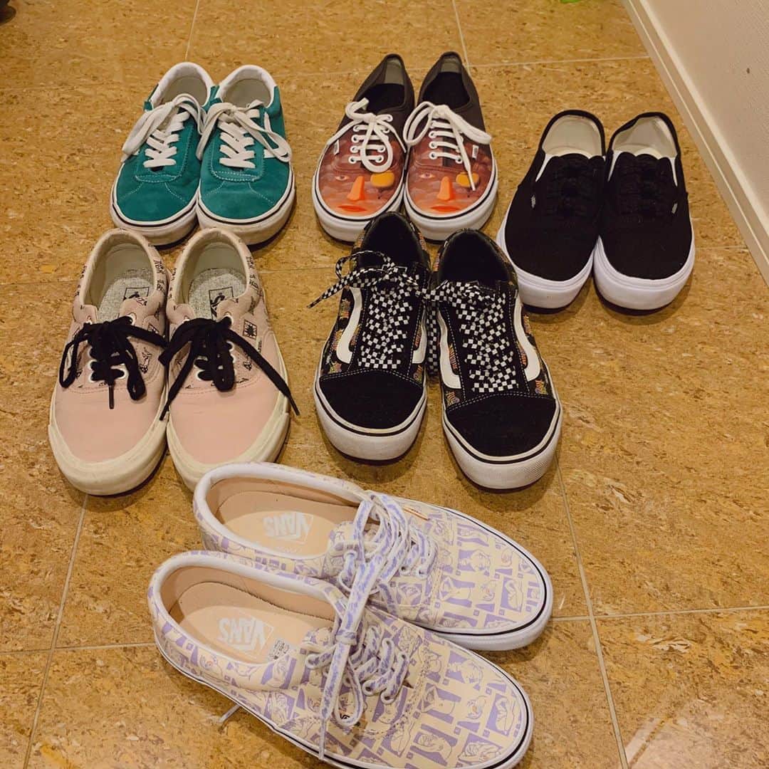 GENさんのインスタグラム写真 - (GENInstagram)「靴の紹介 なんとこれでも一部です 最後の写真は両親 母の日と、父の日にReebokの靴をあげた」7月7日 22時03分 - 04genls