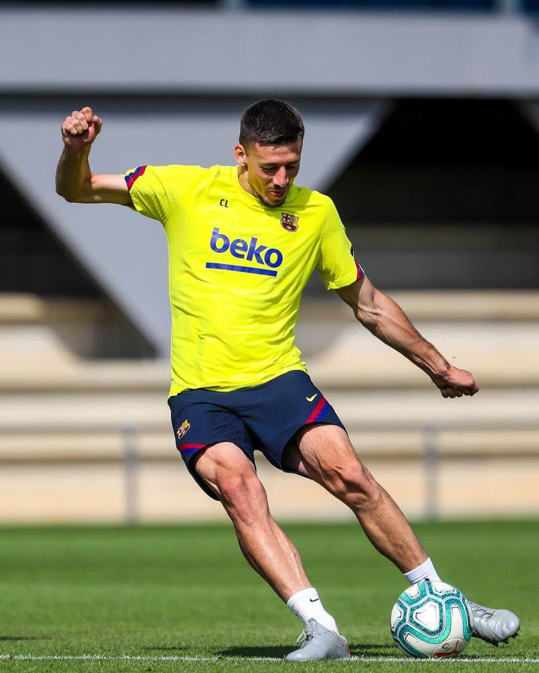 FCバルセロナさんのインスタグラム写真 - (FCバルセロナInstagram)「Last training before the derby. 💙❤️  #BarçaEspanyol」7月7日 22時07分 - fcbarcelona