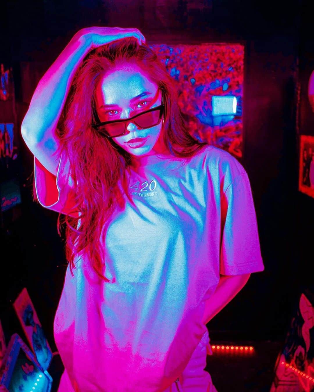 藤川ありすのインスタグラム：「__ またナカジさんと撮影したいーー 予約販売した420Tシャツ 今頑張ってミシンでせっせとタク付けしております🔥 お届けまでもう少し待っててね!!  #blitt」