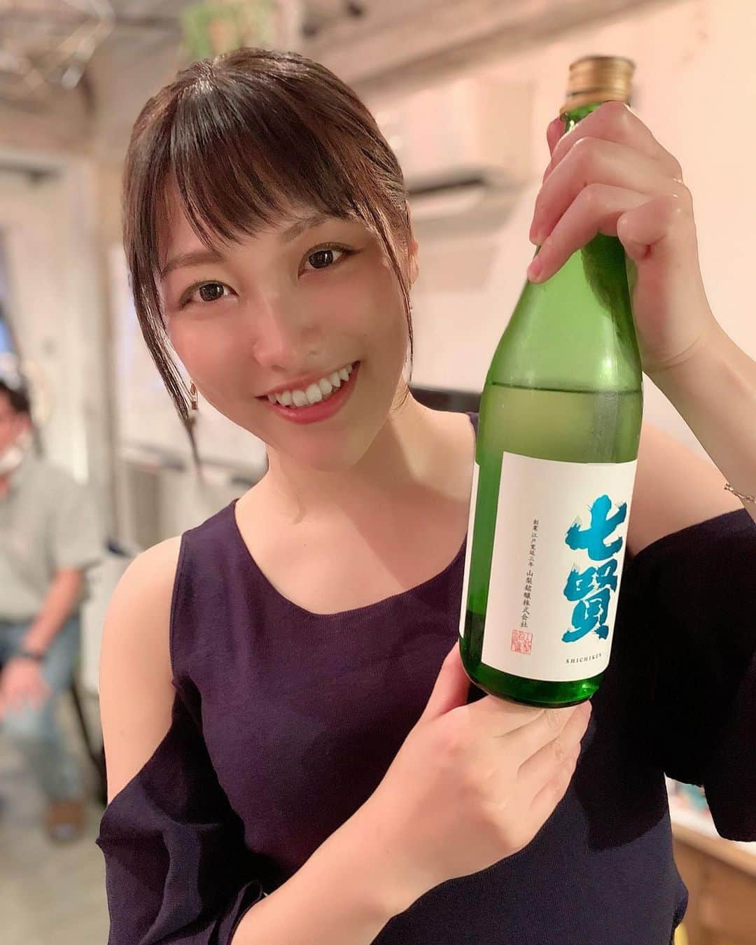 春原未来さんのインスタグラム写真 - (春原未来Instagram)「#オフ会 で気に入っていただけた #七賢 。初夏だけの純米吟醸で,限定1200本。かなり冷やしてグビっと！飲み切りました！ . そして,2020年07月07日19時に解禁の #dateseven 。 お店のご厚意で,18:30入店でいただくことができました‪‪☺︎‬ . Offer sake at fan meetings. “SHICHIKEN” in Yamanashi Prefecture.  And the second image is a new product of sake that was launched today. . #日本酒 #japanesesake」7月7日 22時13分 - sunohara_miki