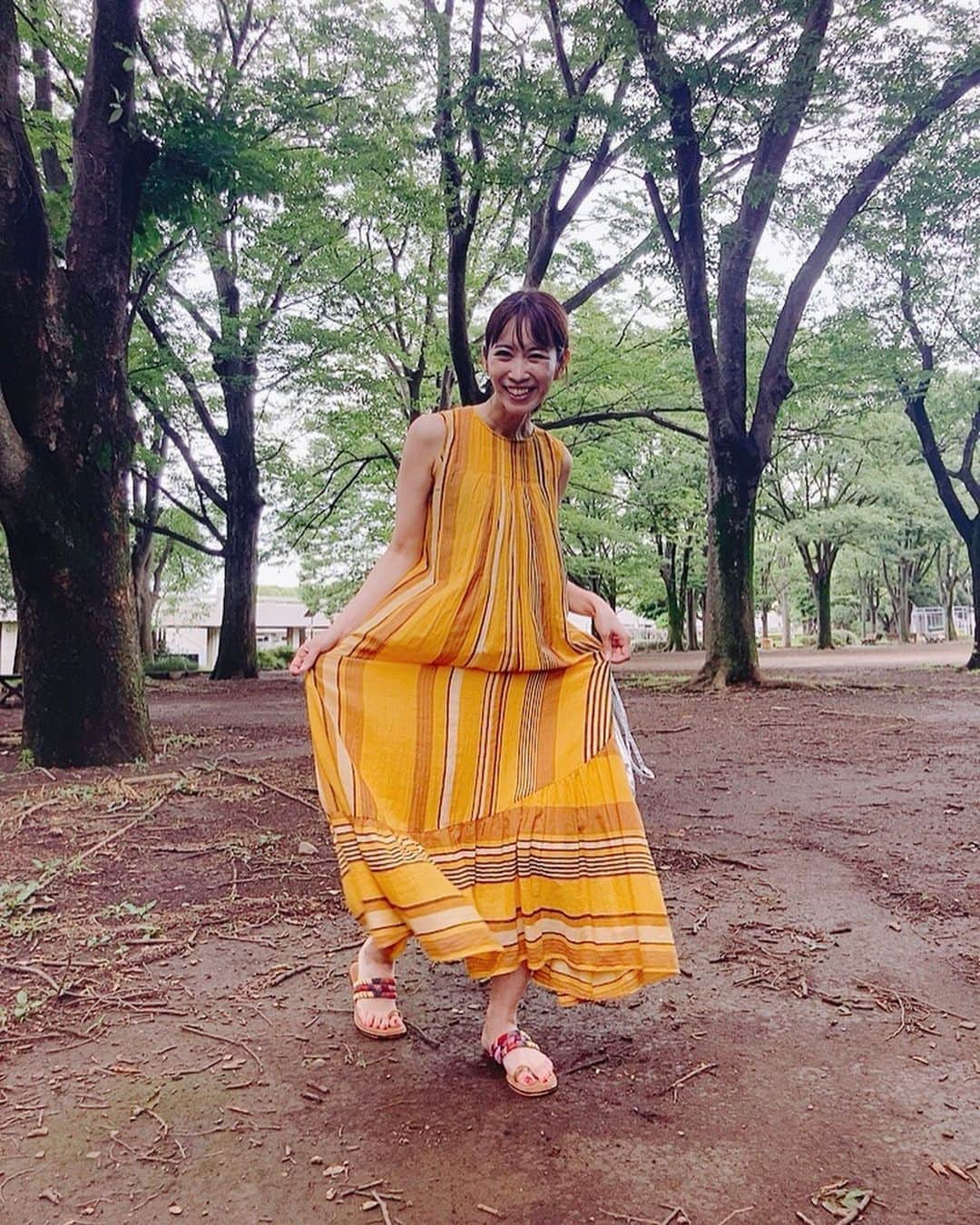 佐藤千晶さんのインスタグラム写真 - (佐藤千晶Instagram)「後ろのデザインもお気に入り！ 着心地よいです😊  ワンピース▶︎ヌキテパ バッグ▶︎エレンディーク サンダル▶︎ユナイテッドアローズ　グリーンレーベルリラクシング  #ヌキテパ #ヌキテパワンピース  #ワンピース #エレンディーク #グリーンレーベルリラクシング  #バイラーズ #BAILA #佐藤千晶」7月7日 22時26分 - satochiaki125