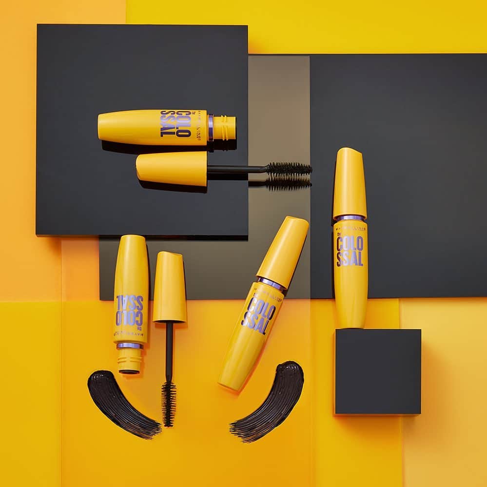 Maybelline New Yorkさんのインスタグラム写真 - (Maybelline New YorkInstagram)「We have so much love for this iconic yellow tube!😍 Drop only yellow emojis below if #colossalmascara is your favorite way to get massive volume for your lashes!🌟🌼💛」7月7日 22時20分 - maybelline