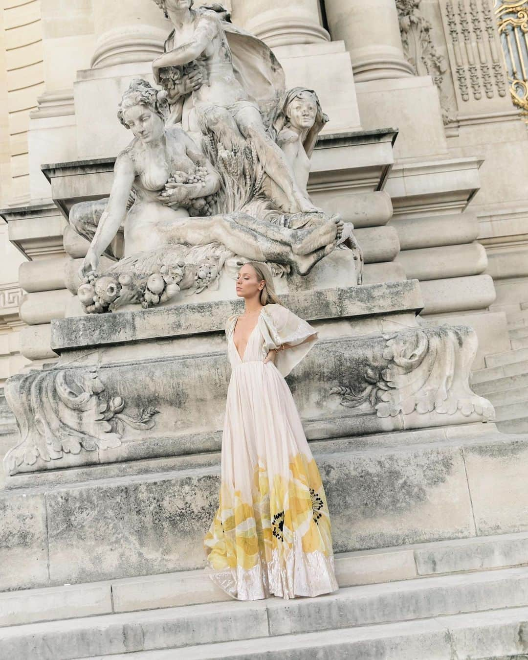 Carin Olssonさんのインスタグラム写真 - (Carin OlssonInstagram)「A few more favourite moments from previous Haute Couture Weeks right here - starting with one of the dreamiest gowns I’ve ever worn by @maisonvalentino ✨ Do you remember all of these? 🙈 (From first to last photo: July 2019, Jan 2019, July 2019, Jan 2020, Jan 2019, July 2018, Jan 2020, July 2018 & July 2019) Photos by: @hana_levan & @yleniacuellar」7月7日 22時29分 - parisinfourmonths