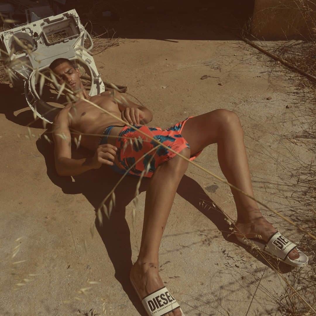 ディーゼルのインスタグラム：「So many pieces in our new Diesel Beachwear collection, but we like it more when you wear less. #dieselbeachwear」