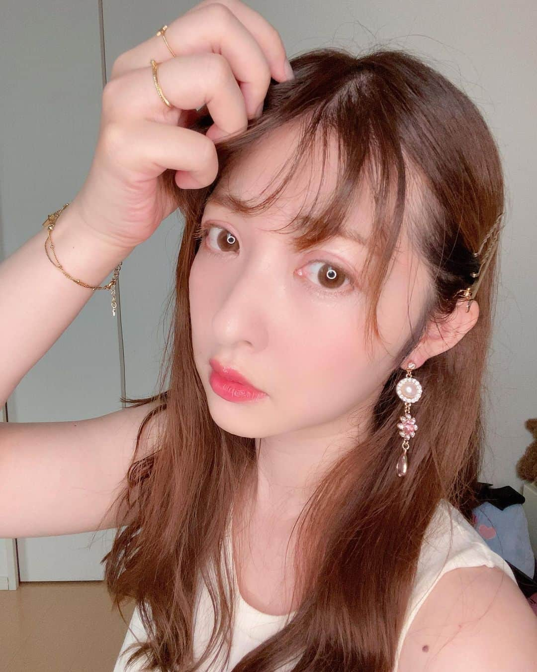 雨宮奈生さんのインスタグラム写真 - (雨宮奈生Instagram)「前髪シースルー気味にしたくなってきた  #me #selfie #自撮り #自拍 #メイク #色素薄い系」7月7日 22時44分 - naoamamiya