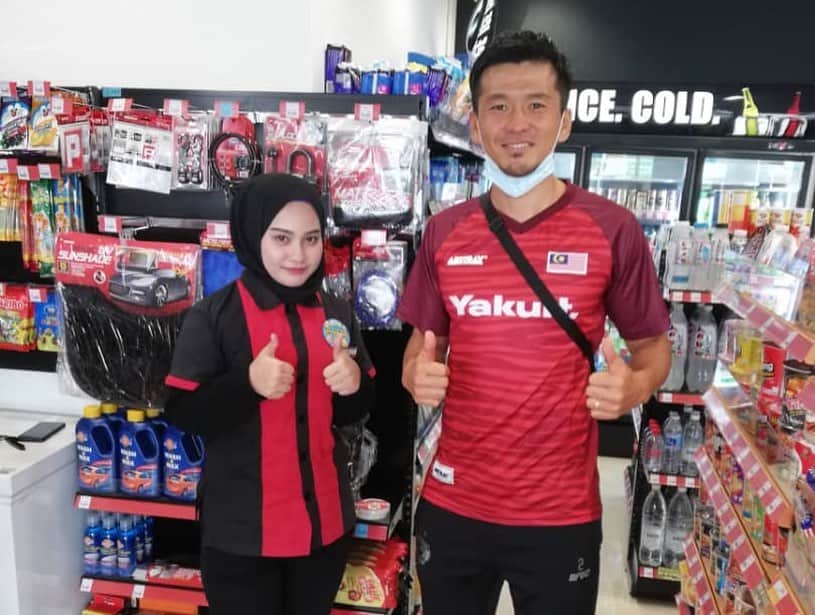 渡邉将基さんのインスタグラム写真 - (渡邉将基Instagram)「The Yakult Warriors 😁🇲🇾🇯🇵 #yakult #yakultmalaysia #theyakultwarriors #malaysia #kotabharu #kelantan #goodecprience #loveyakult」7月7日 22時39分 - masakiwatanabe1202