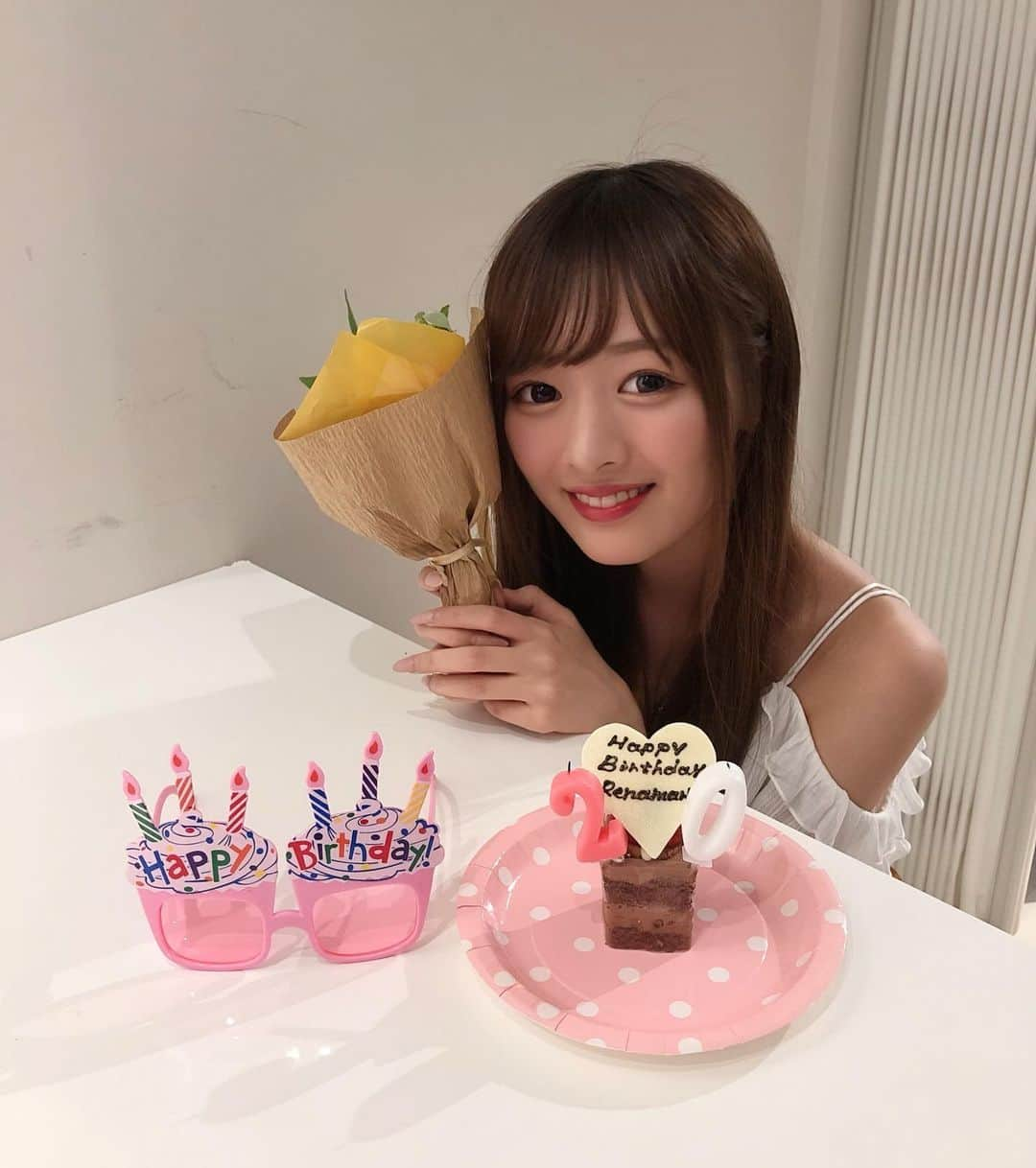 谷岸玲那さんのインスタグラム写真 - (谷岸玲那Instagram)「‪無事20歳になれました！！‬  ‪皆さんいつも応援本当にありがとうございます🥺💕‬  ‪みんなの応援のおかげでここまで楽しい人生をおくってます💭‬  ‪本当に心の底の内蔵からいつも感謝しています！！‬  ‪これからもこんな谷岸玲那ですが、応援よろしくお願いします🙇🏻‍♀️‬  ファンのみんな大好き🥺💕  ‪#ゲーム女子 #七夕の願い事  #happybirthday #instagood  #instagram #game #snidel」7月7日 22時46分 - renatanigishi