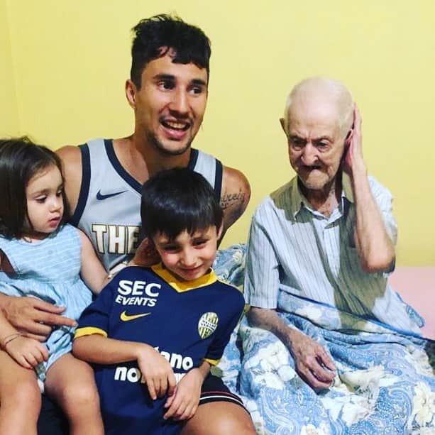 リデル・マトス・サントスのインスタグラム：「Vo lele descanse em paz,vai deixar muitas saudades.te amo vo ❤️」