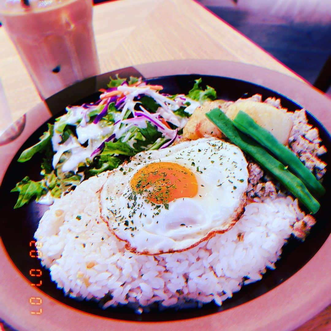 高村凛のインスタグラム：「今日のランチは  #ダーティチキンライス  いただきます💖  #dutychikinrice」