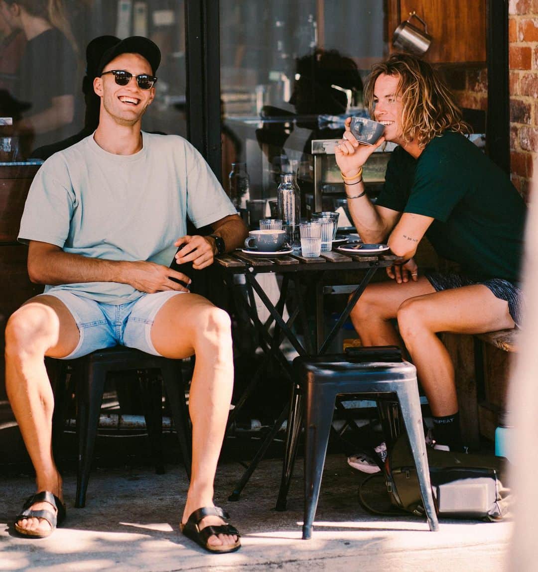 カーティス・マーシャルのインスタグラム：「Hurry up and open the borders so we can have a coffee date @joshlynott ☕️🌏」