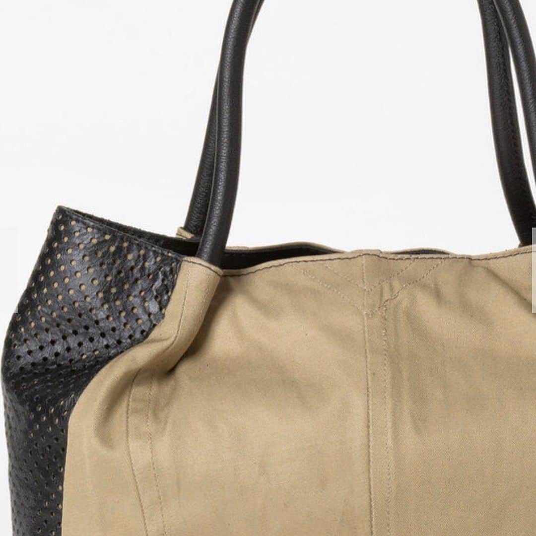 コレクションプリヴェさんのインスタグラム写真 - (コレクションプリヴェInstagram)「Our official customized bag  @hpfrance_official #ss20 #collectionpriveeofficial #collectionpriveeaccessories  • • • • • #newcollection #accessories #customizedbag #hpfrance #bestboutique #new #shopping #japan #armycapsule #bag #womensbag #kaki #realleather #womenstyle #totallook #madeinitaly #contemporary」7月7日 15時41分 - collectionpriveeofficial
