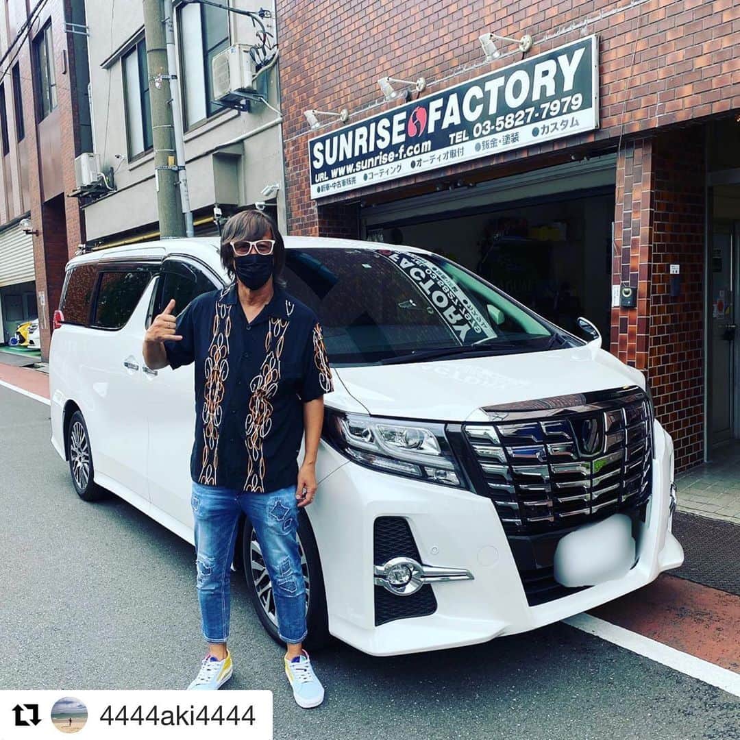 のインスタグラム：「大切に乗ります😊 #Repost @4444aki4444 ・・・ 納車完了‼️ ありがとうございました😊 めちゃくちゃオシャレです‼️  @djminoru.u   #宇治田稔  #アルファード  #サーフィン  #サーファー」